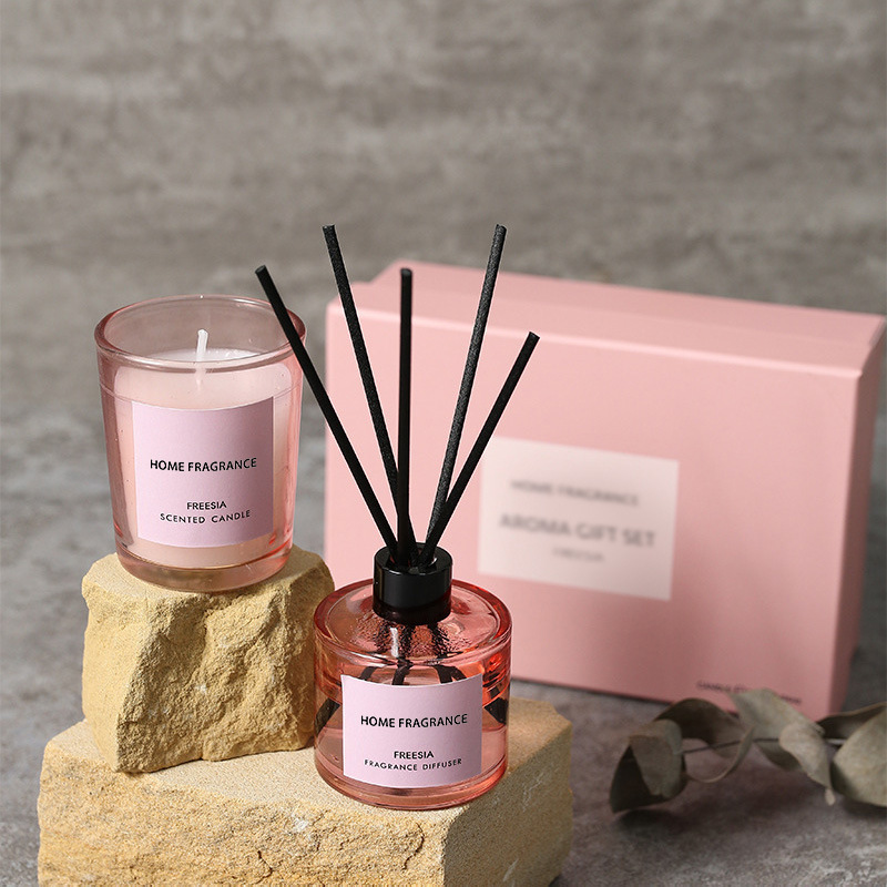 Home Fragrance Diffuser Refills - Zestaw prezentowy: dyfuzor zapachowy i świeca